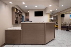 Lobby - Days Inn & Suites by Wyndham Airport Albuquerque (Albuquerque)