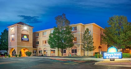 Days Inn & Suites by Wyndham Airport Albuquerque
