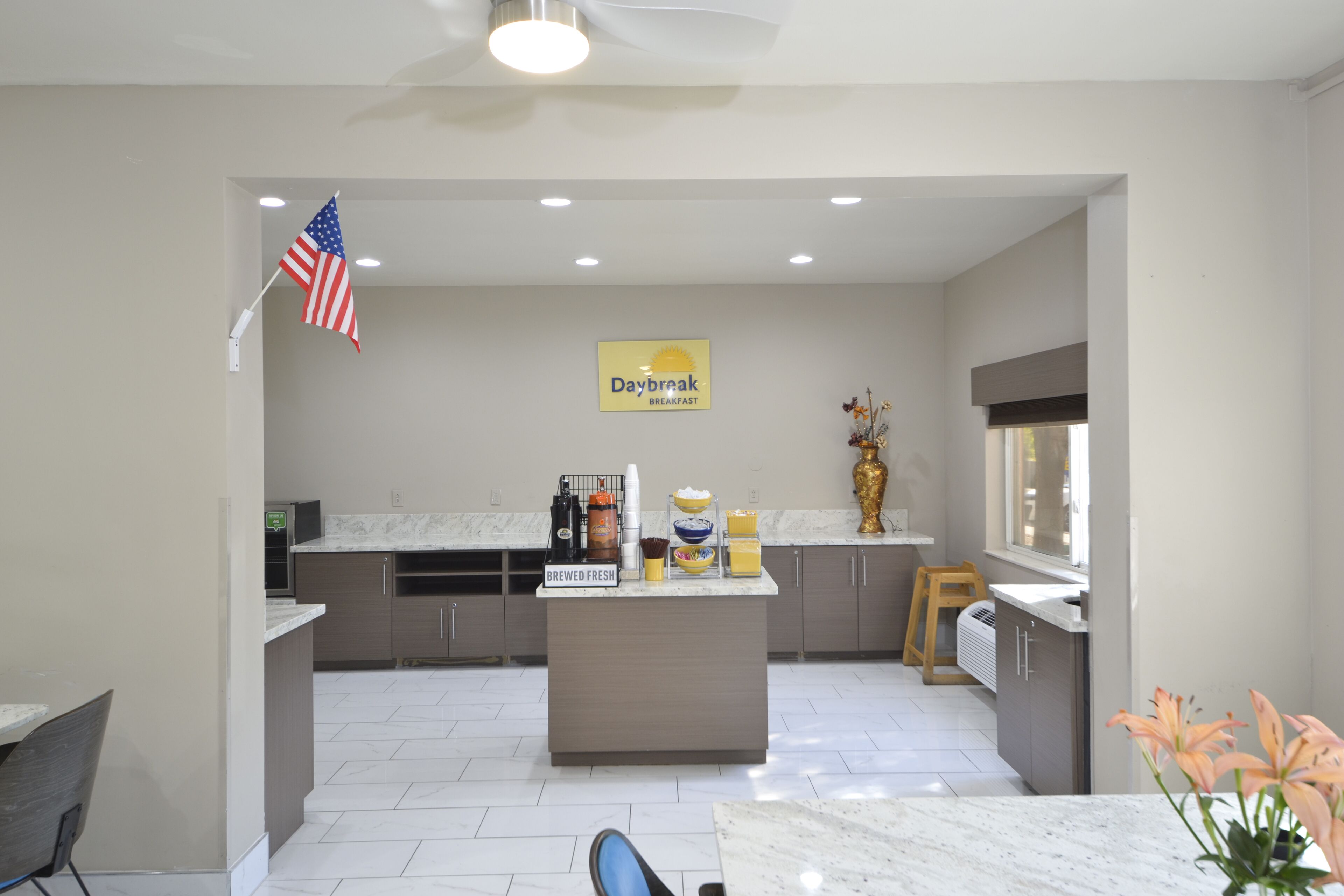 free daily continental breakfast