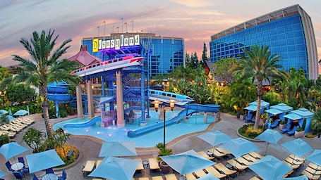Extérieur. Disneyland Hotel
