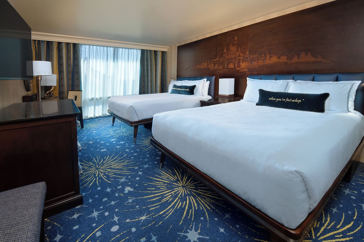 Premium bedding, in-room safe, individually decorated