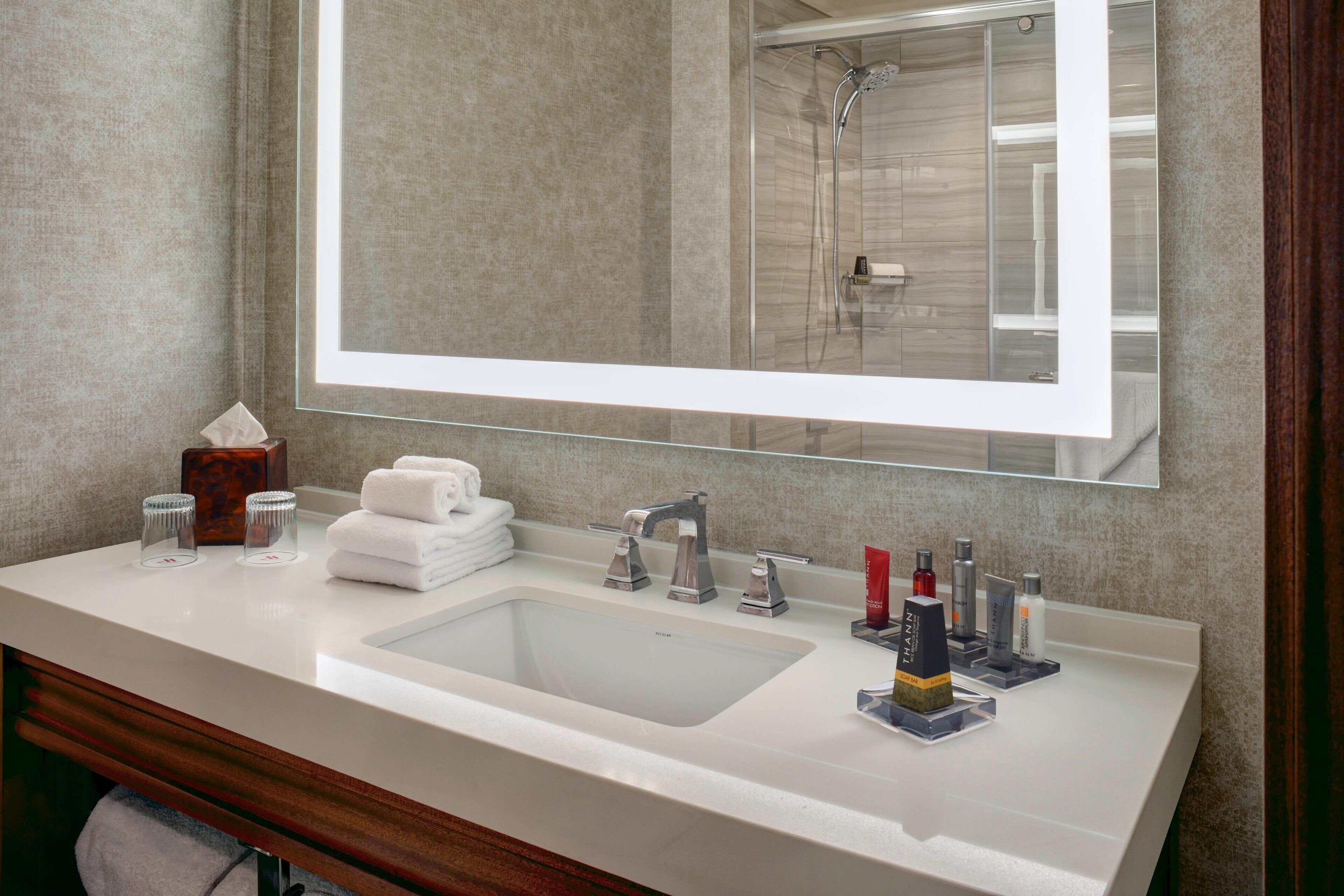 combined shower/bathtub, free toiletries, hair dryer, towels