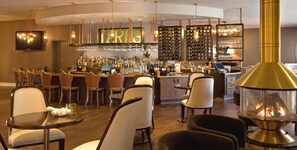 Lounge - Inn at the Commons (Medford)