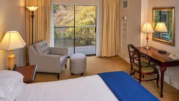 Down duvets, in-room safe, desk, iron/ironing board