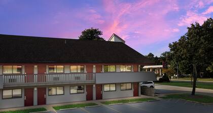 Red Roof Inn Cleveland - Westlake