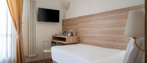 Classic Single Room | Down duvets, minibar, in-room safe, desk