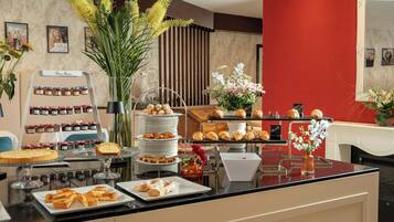 Colazione a buffet a pagamento, servita tutte le mattine