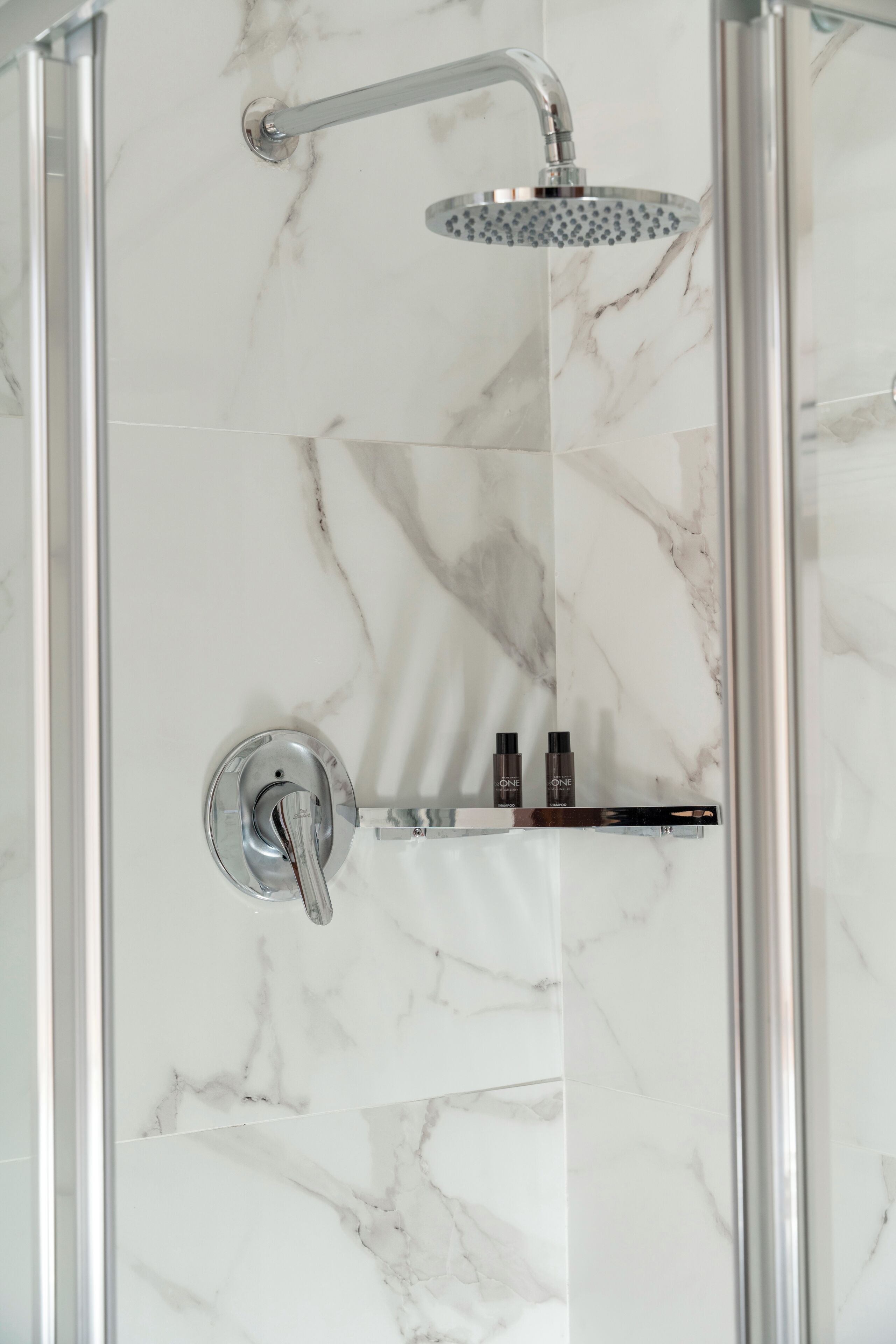 Classic-Einzelzimmer | Badezimmer | Kostenlose Toilettenartikel, Haartrockner, Hausschuhe, Bidet