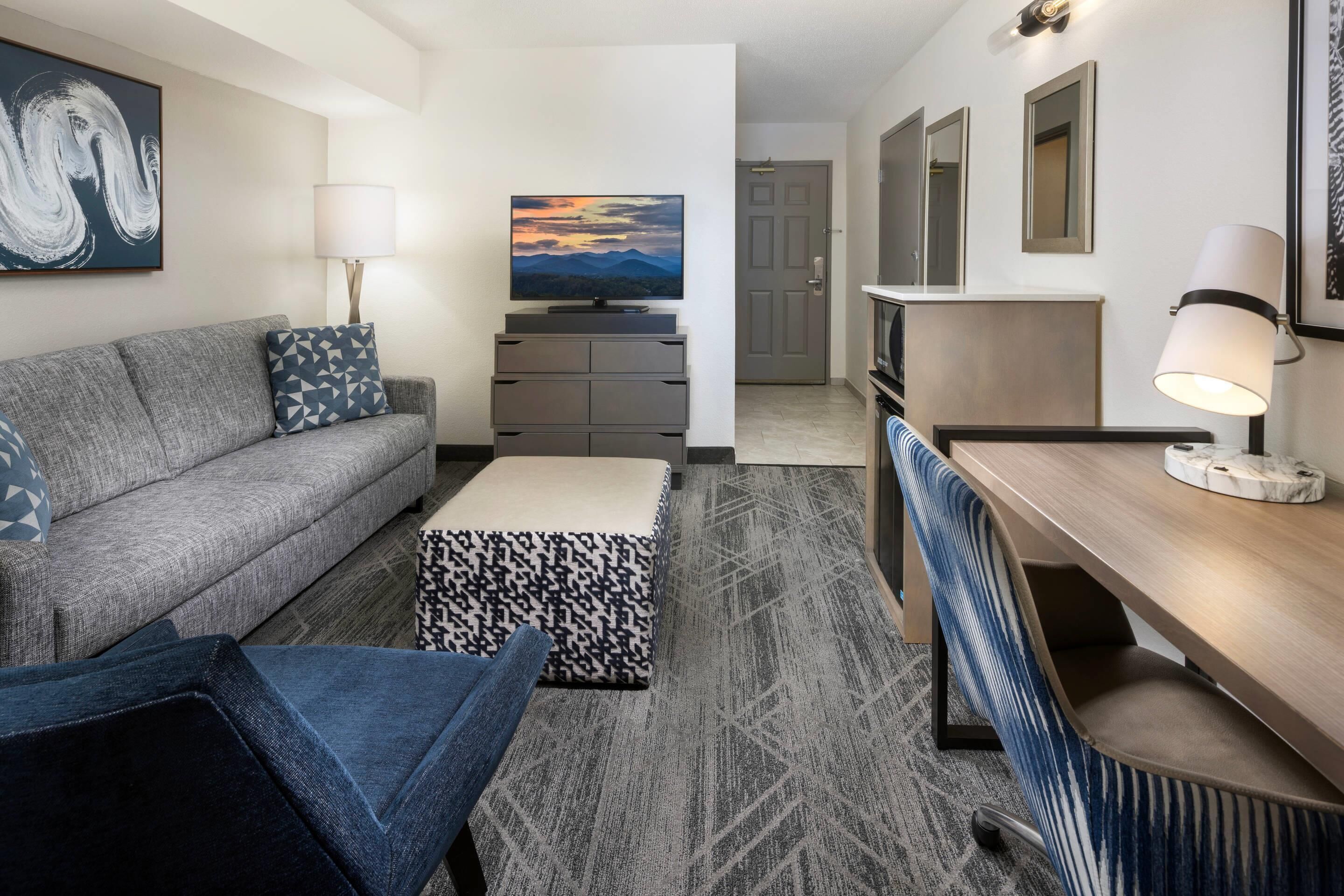 suite, 1 bedroom, non smoking | 1 bedroom, premium bedding, desk, blackout curtains