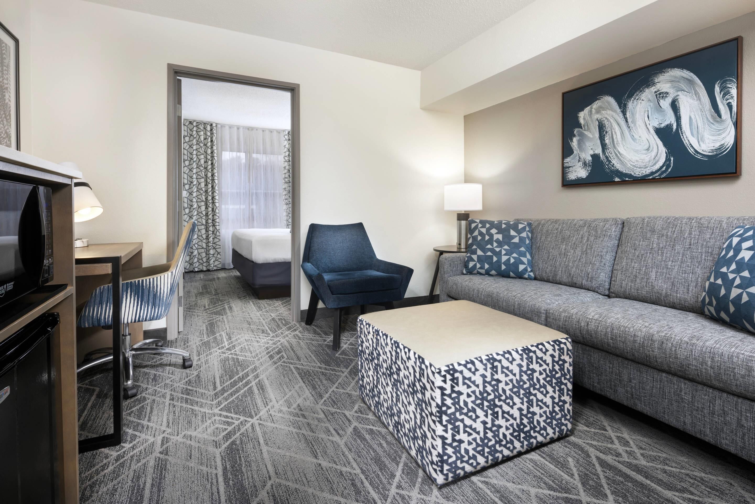 suite, 1 bedroom, non smoking | 1 bedroom, premium bedding, desk, blackout curtains