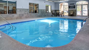 Indendørs pool