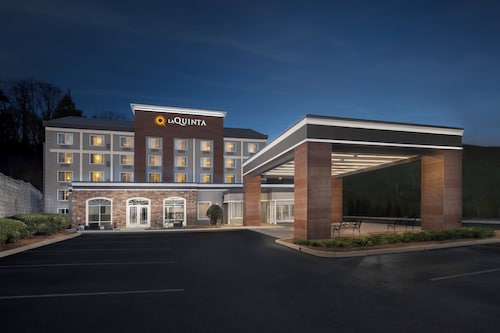 La Quinta Inn & Suites By Wyndham Asheville Downtown 