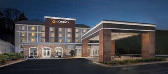 La Quinta Inn & Suites By Wyndham Asheville Downtown 