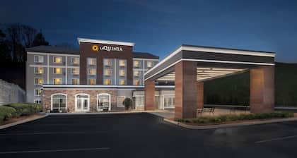 La Quinta Inn & Suites By Wyndham Asheville Downtown
