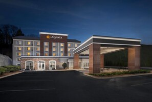 Exterior - La Quinta Inn & Suites By Wyndham Asheville Downtown  (Asheville)