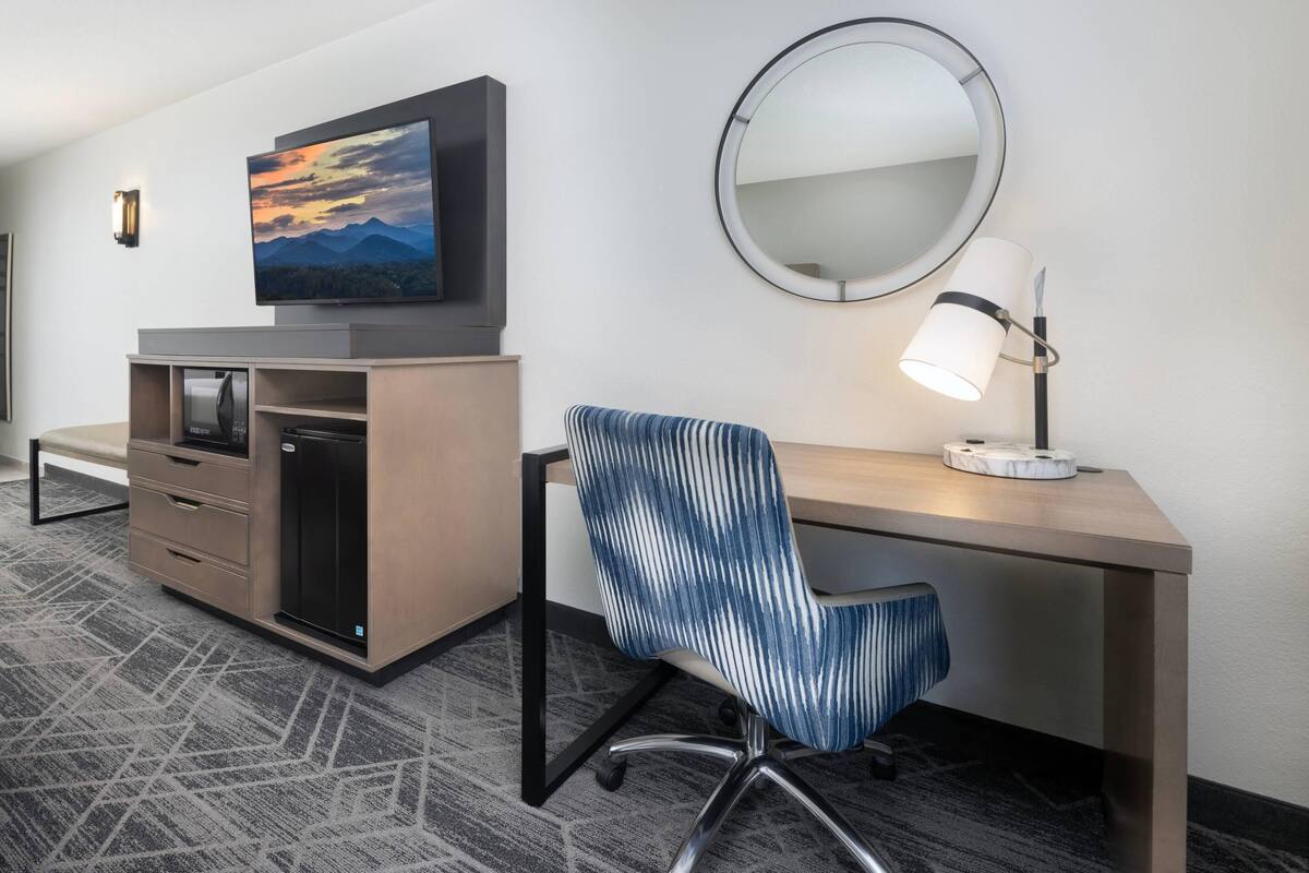 1 bedroom, premium bedding, desk, blackout curtains