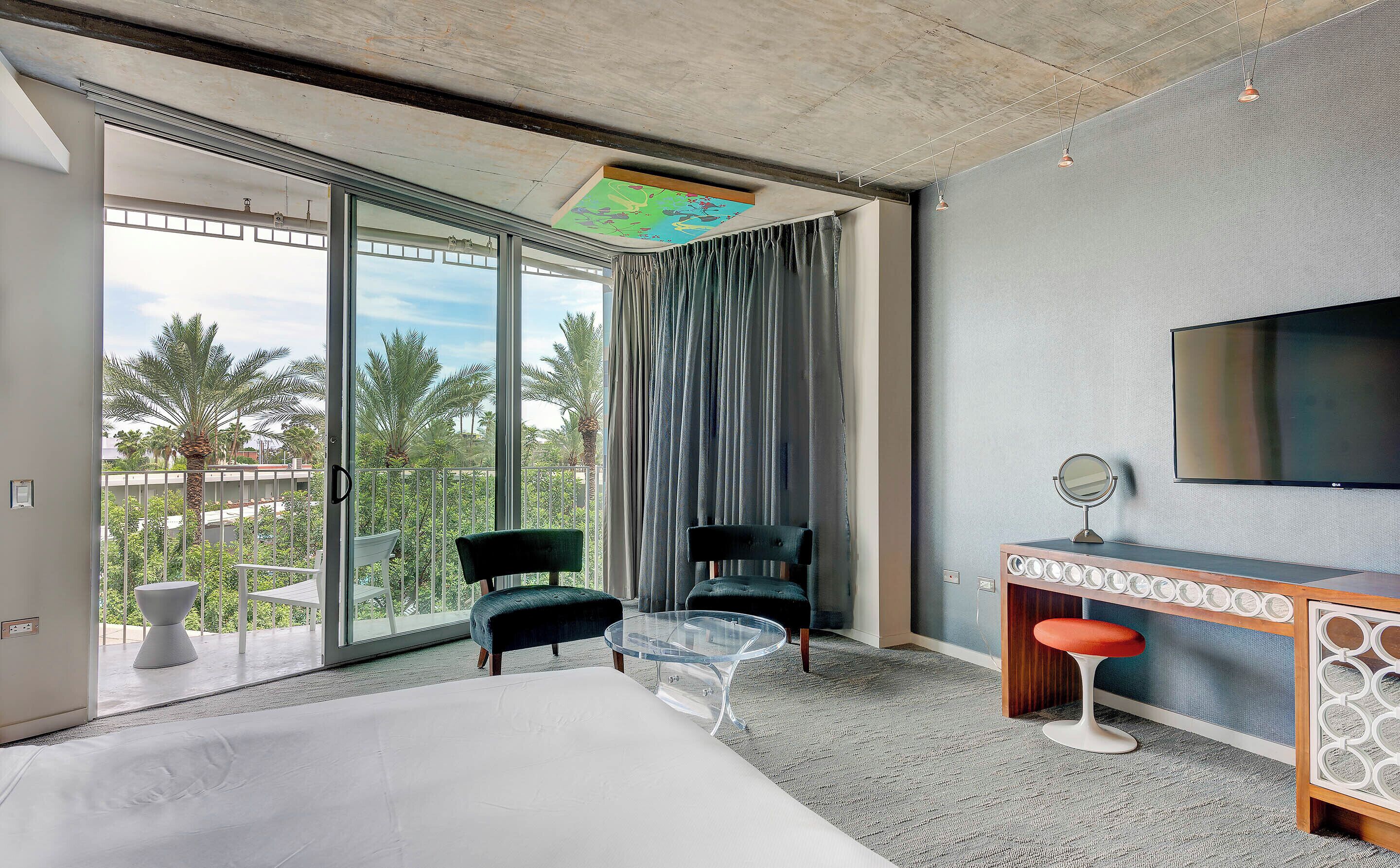 1 bedroom, premium bedding, pillow-top beds, minibar