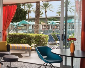 Quarto, 1 cama King | 1 quarto, roupas de cama premium, camas com colchões pillow-top