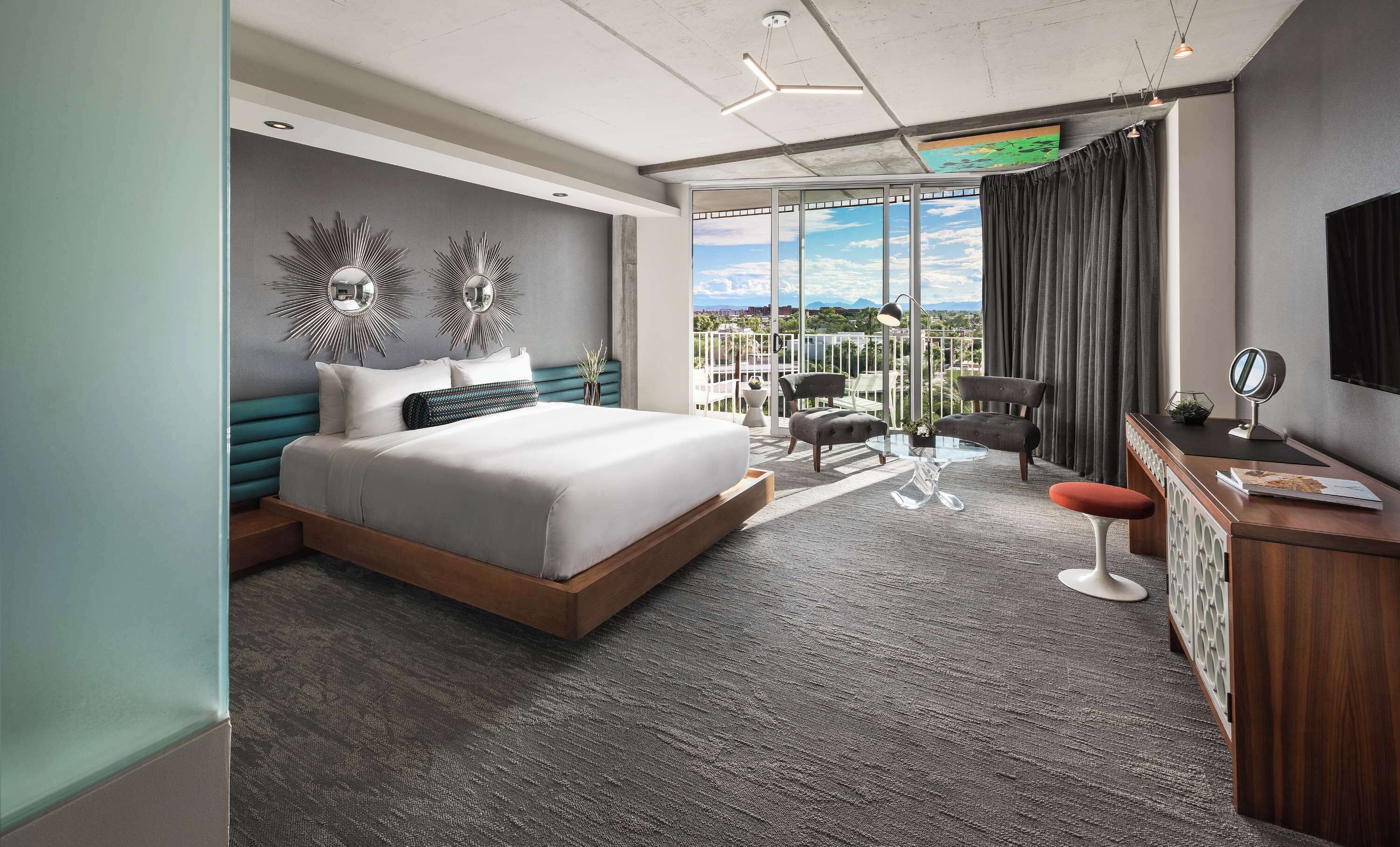 Signature-rum - 1 kingsize-säng - torn | 1 sovrum, sängtillbehör av högsta kvalitet, bäddmadrasser och minibar