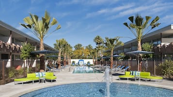 2 albercas al aire libre y camas balinesas (con cargo)