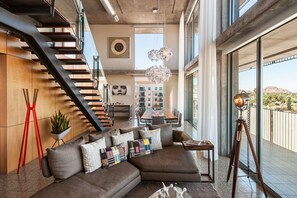总统套房 (Loft) | 1 多间卧室、高档床上用品、加厚床垫、迷你吧