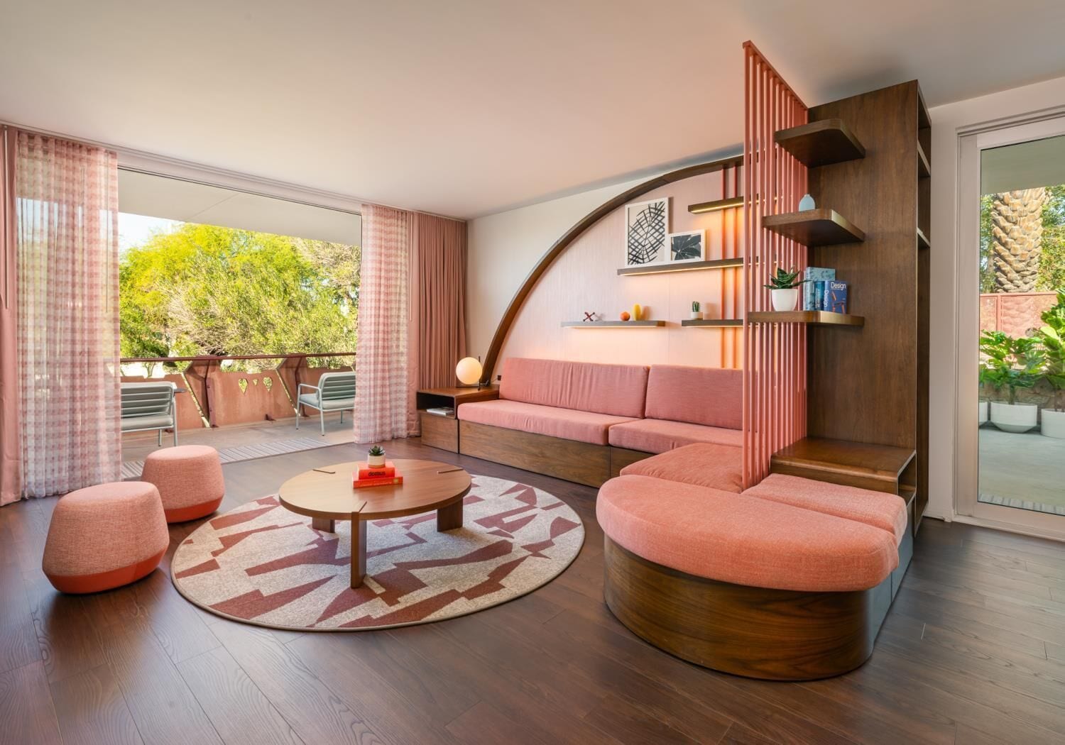 Rom – executive, 1 kingsize-seng | 1 soverom, sengetøy av topp kvalitet, senger med overmadrass og minibar