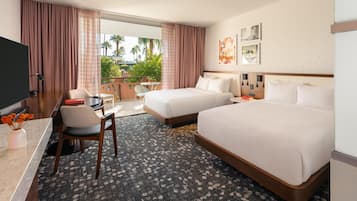 Dobbeltrom, bassengutsikt | 1 soverom, sengetøy av topp kvalitet, senger med overmadrass og minibar