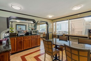 Petit déjeuner continental compris tous les jours