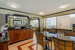 Free daily continental breakfast