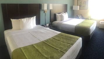 ห้องพัก, เตียงควีนไซส์ 2 เตียง, ปลอดบุหรี่ | เครื่องนอนระดับพรีเมียม, ตู้นิรภัยในห้องพัก, โต๊ะทำงาน