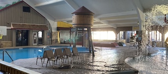 Wasserbahn Waterpark Smock Hotel & Resort