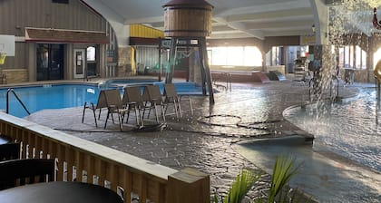 Wasserbahn Waterpark Smock Hotel & Resort