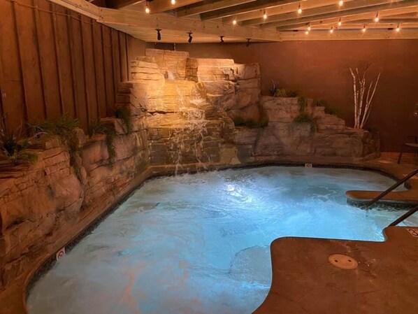 3 indoor pools, outdoor pool, open 9:00 AM to 9:00 PM, pool umbrellas