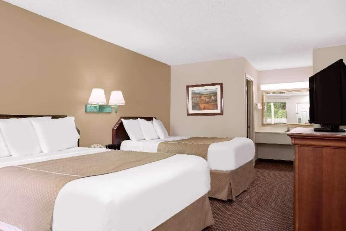 Blackout drapes, iron/ironing board, free cribs/infant beds, free WiFi