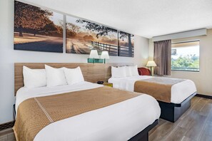 Mörkläggningsgardiner, strykjärn/strykbräda och gratis barnsängar