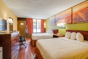 Premium bedding, desk, iron/ironing board, free WiFi