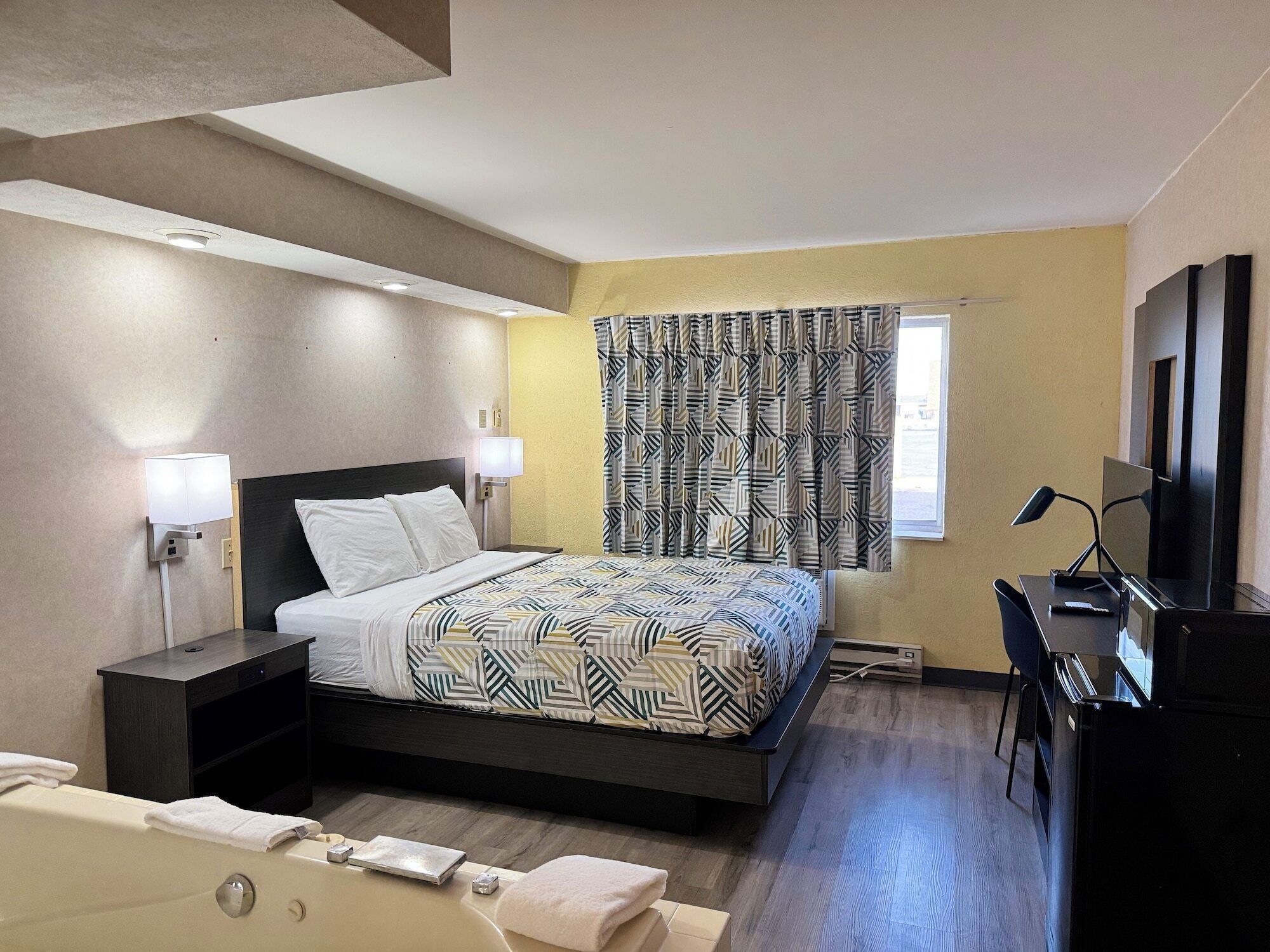 Desk, free WiFi, bed sheets