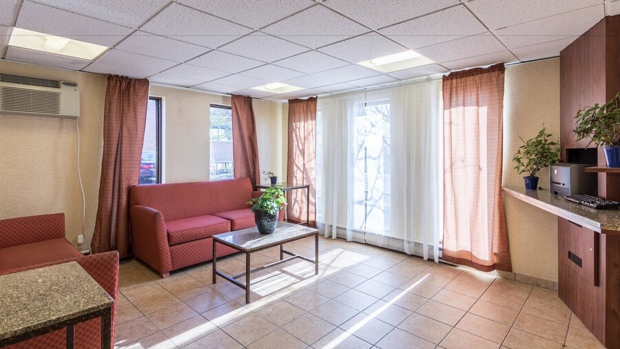 Motel 6 Eau Claire, WI