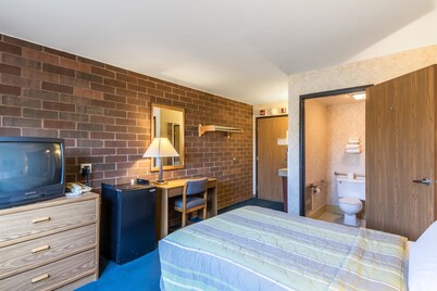 Motel 6 Eau Claire, WI
