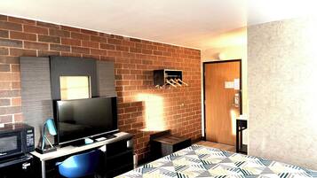 Desk, WiFi (free), bed sheets