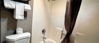 Motel 6 Eau Claire, WI