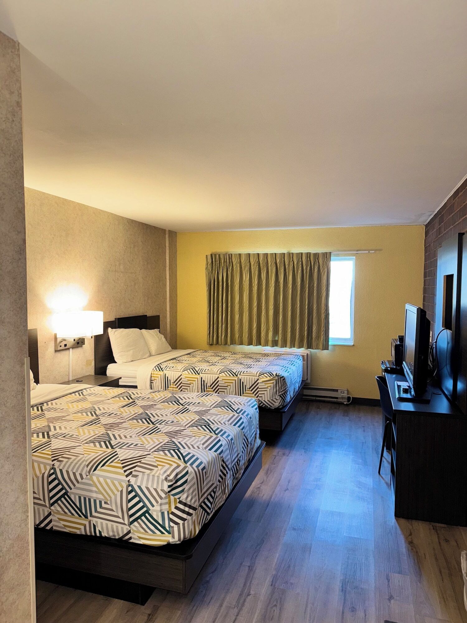 Desk, free WiFi, bed sheets