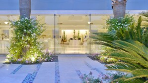 Nicht klassifiziertes Bild, 2 von 41, Schaltfläche