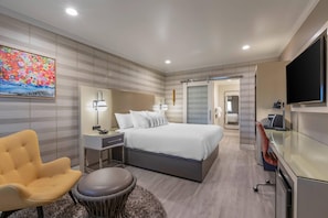 Habitación estándar, 1 cama de matrimonio grande, no fumadores | 1 dormitorio, caja fuerte, escritorio y cortinas opacas