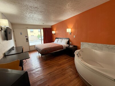 Relax Inn by OYO Columbus OH I 70