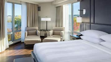 Suíte presidencial, 1 cama King, para não fumantes, vista para o rio | Roupas de cama premium, cofres nos quartos, escrivaninha