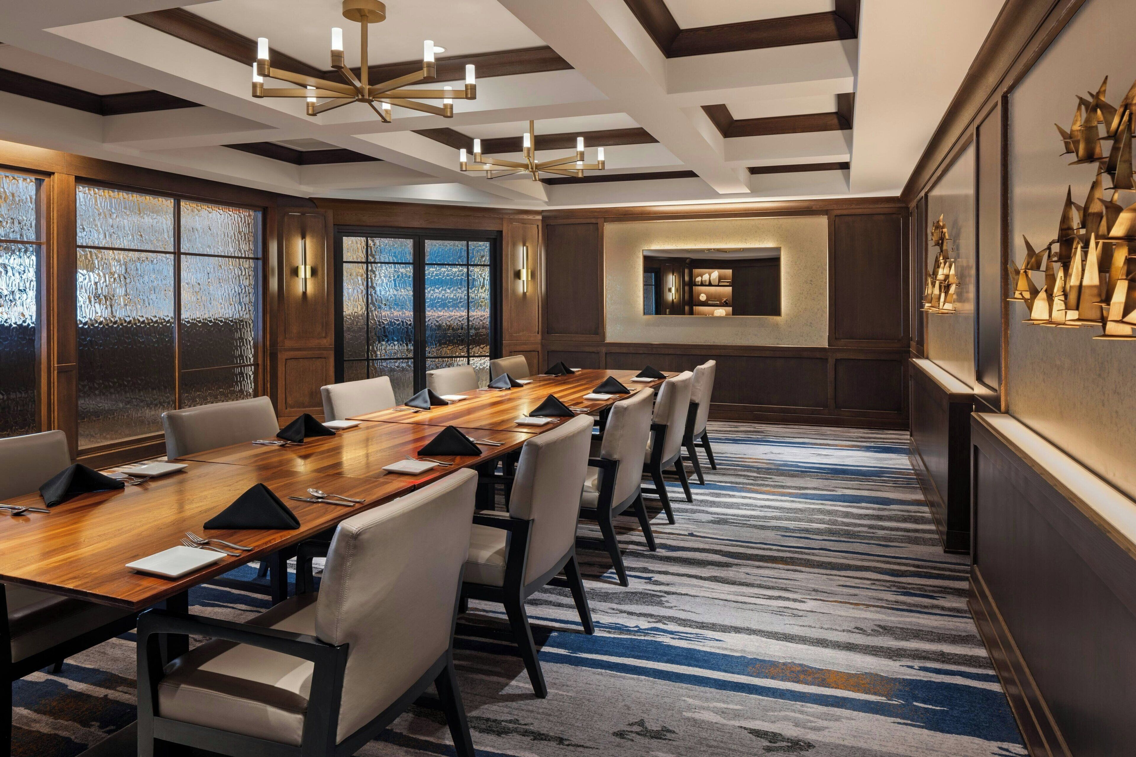 breakfast, lunch, dinner served; american cuisine