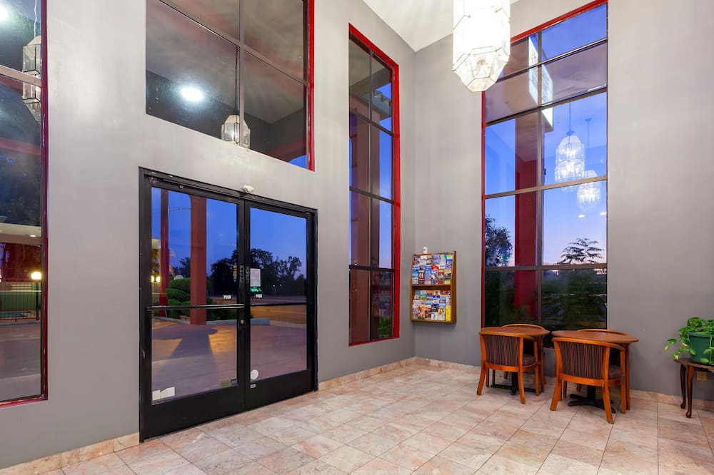Americas Best Value Inn & Suites Bakersfield Central