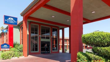 Fachada de la propiedad