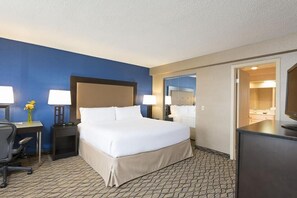 Deluxe Room | Premium bedding, individually furnished, desk, iron/ironing board